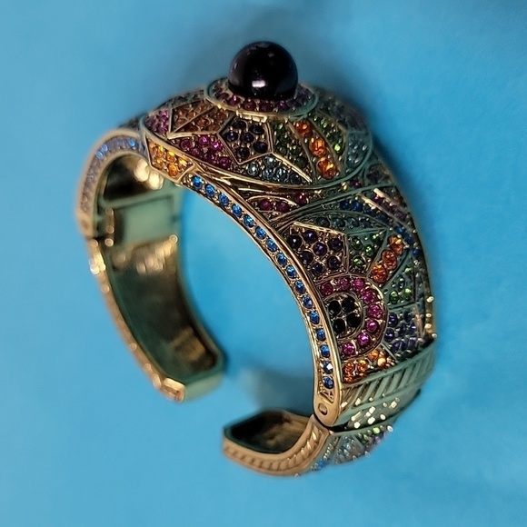Heidi Daus "It's a GoGo" Crystal Accented Cuff Bracelet - Picture 14 of 16